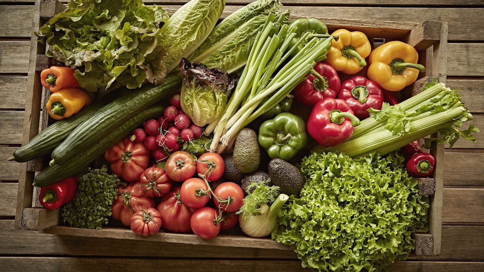 Billede af grøntsager i kasse - find de bedste måltidskasser her